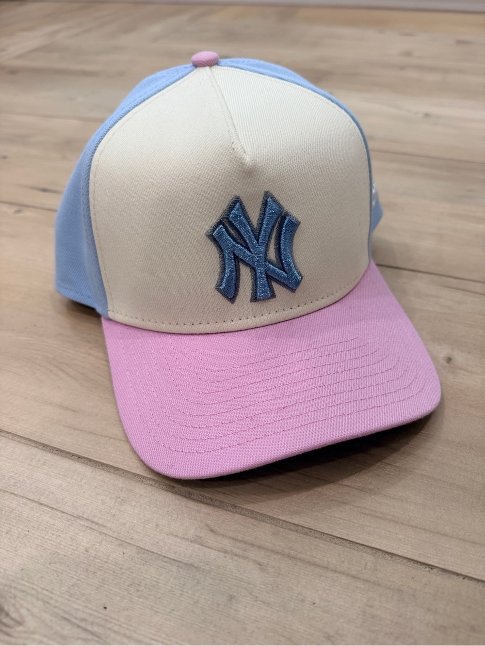New Era New York Yankees 9FORTY A-Frame "Sugar Cloud" Pastel Colorblock Snapback